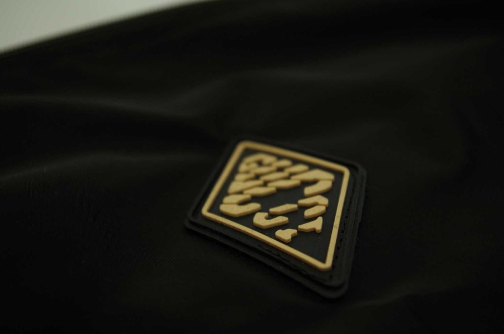 ТОП: GUCCI - Мъжко Шушляково Яке тип Ветровка