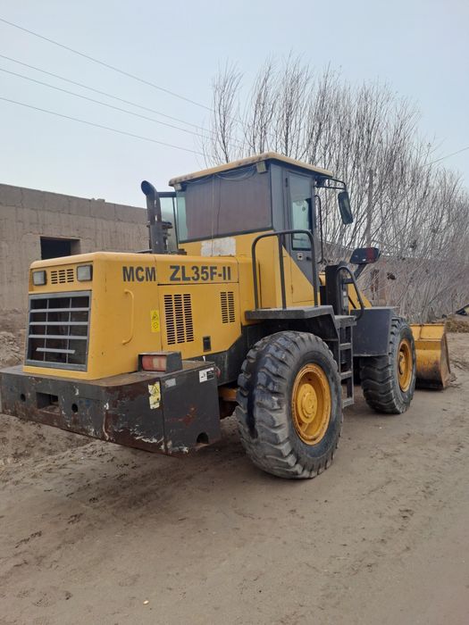 Погурузчик 1.8 ку сотилади