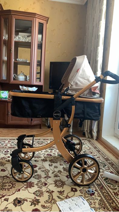 Продаю коляску ребенка
