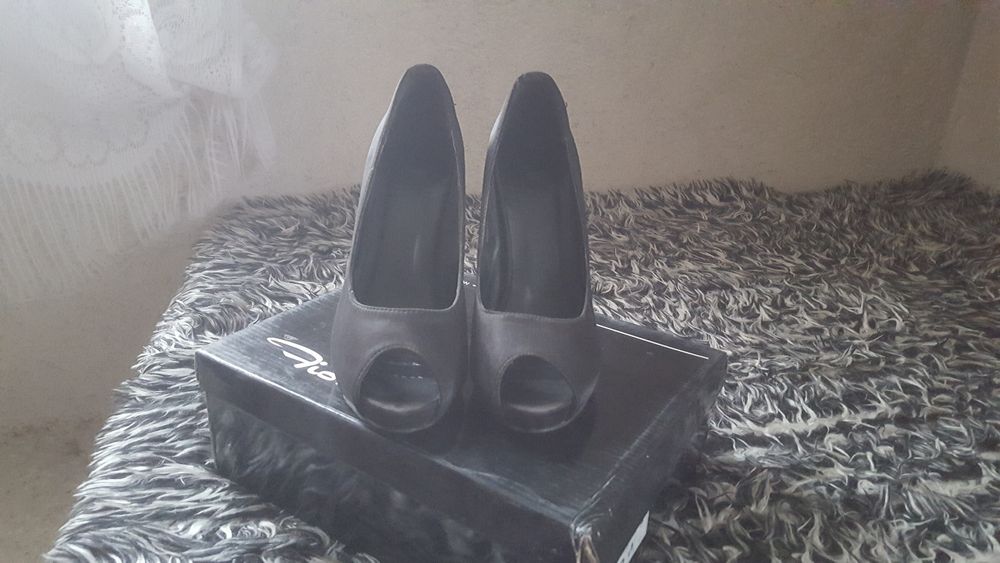 Високи обувки, номер 38