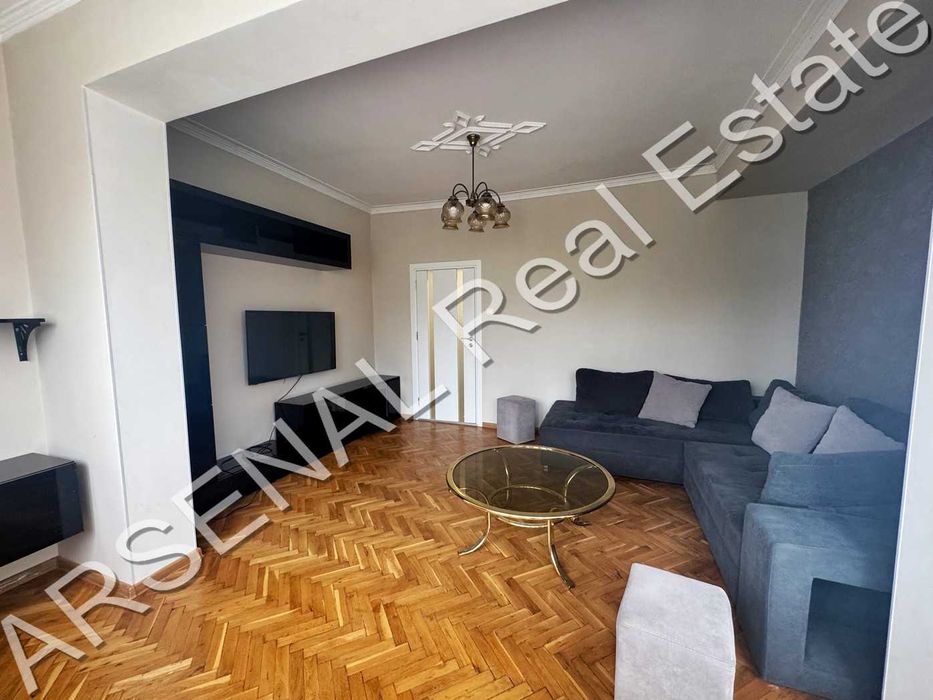 ПРОДАВА СЕ многостаен апартамент, кв. Изток