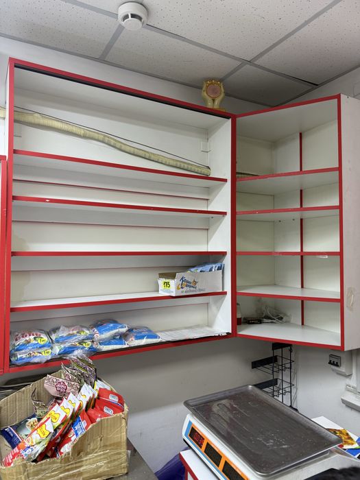 Продам полки, умывальник и касса, в связи с закрытием