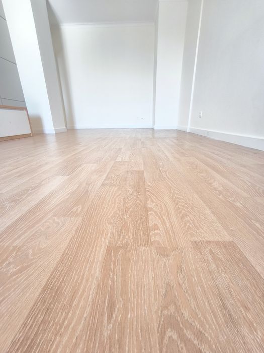 Продам ламинат б/у 500 тенге м²