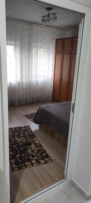 Închiriez garsonieră