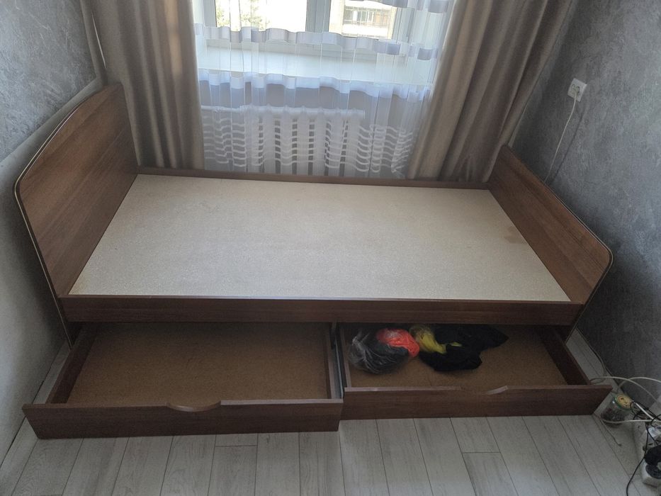 Продам Кровать 200х100