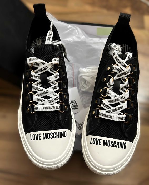 Teniși scurti, marimea 38, Love Moschino