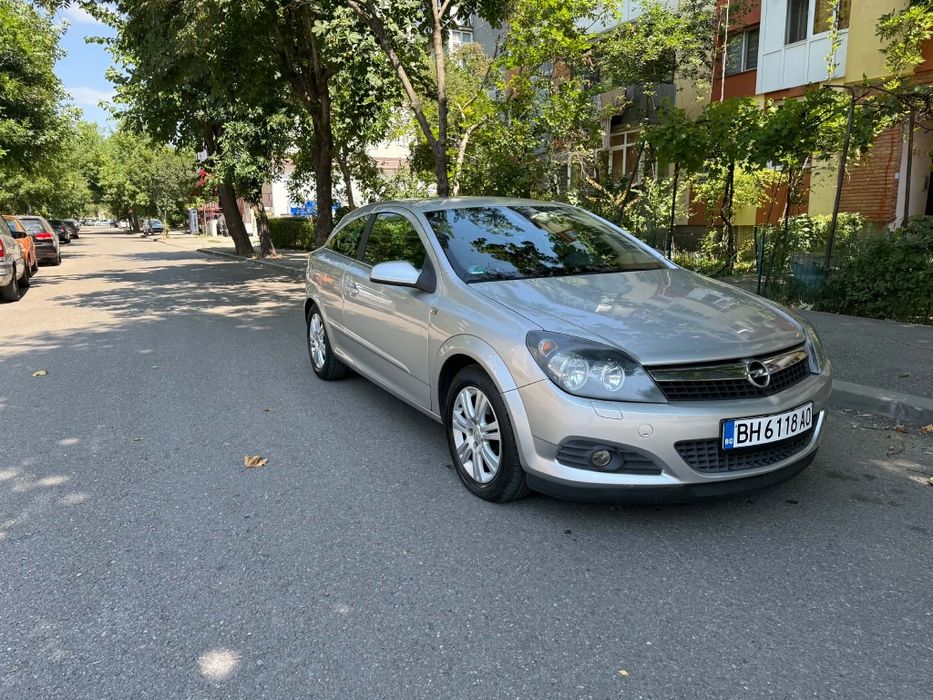Opel Astra gtc 2010