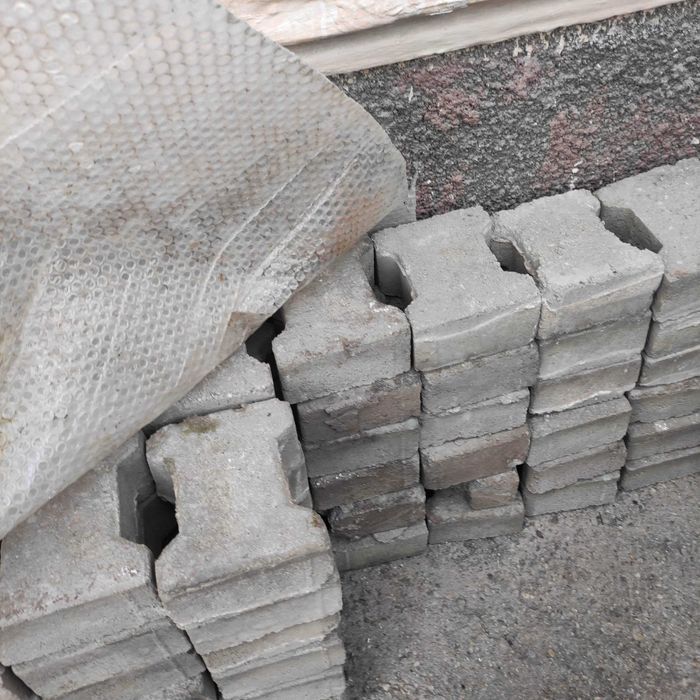 Pavele Elis T2 gri ciment, 20 x 16.5 x 8 cm Second-Hand 300 buc. 8 MP