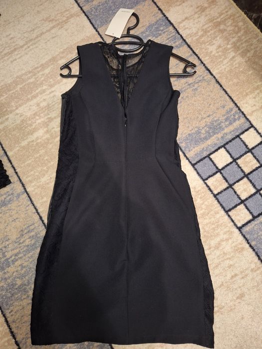 Продавам рокля Zara р-р XS