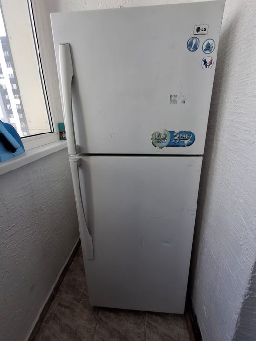Холодильник LG.