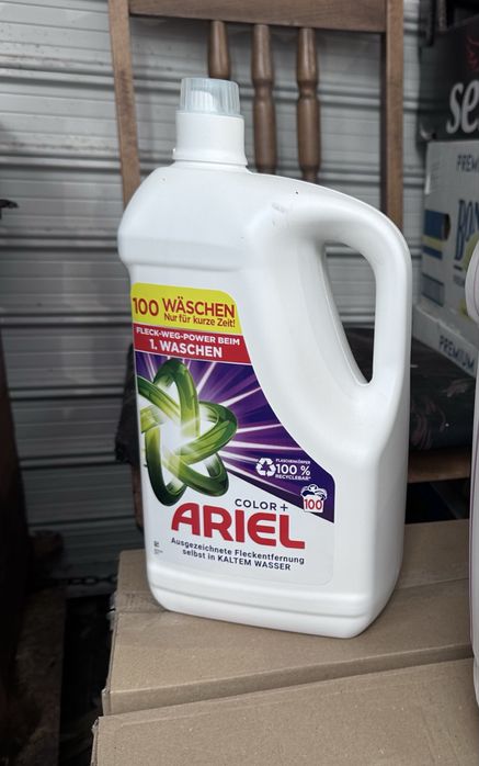 Качествен течен прах за пране и омекотители.