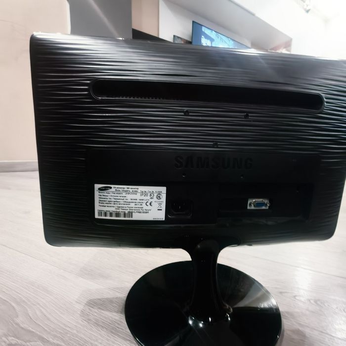 Монитор Samsung B1930N