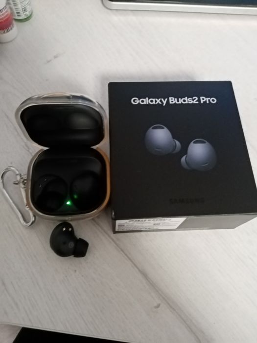 Продам наушники Самсунг Будс про 2