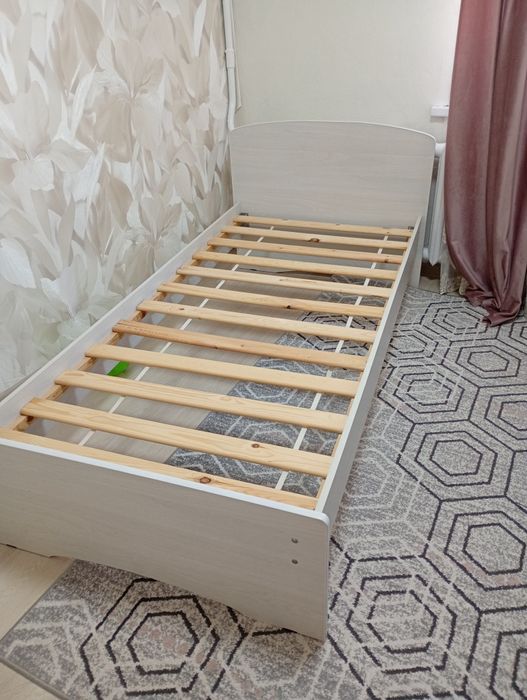 Кровать почти новая