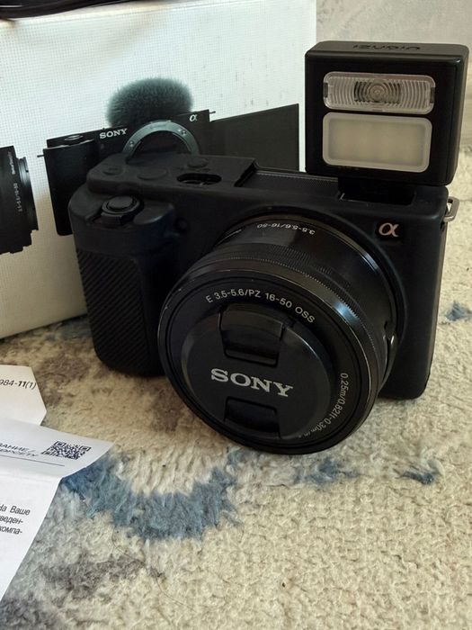 Продам Sony ZV-E10 Kit