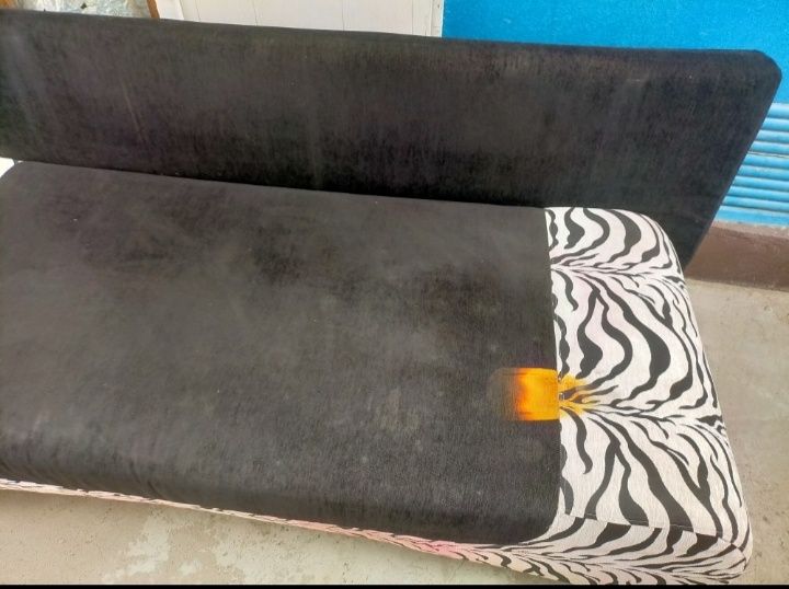 Продам 2 дивана срочно