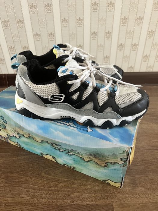 Продам Кроссовки Skechers на подростка