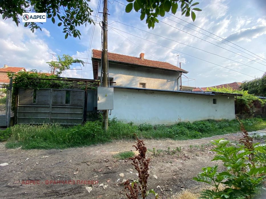 Къща в Враца, област-с.Галатин площ 140 цена 45000
