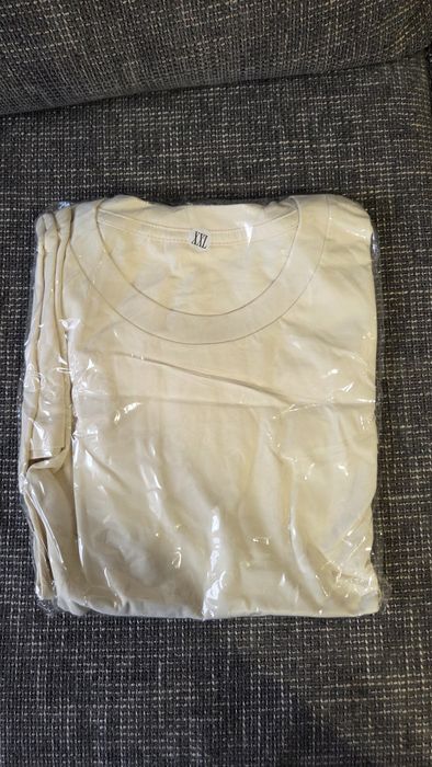 Тениска - Размер L, XL, XXL. Цветове - Черно, Кафяв, Кремав и Червено