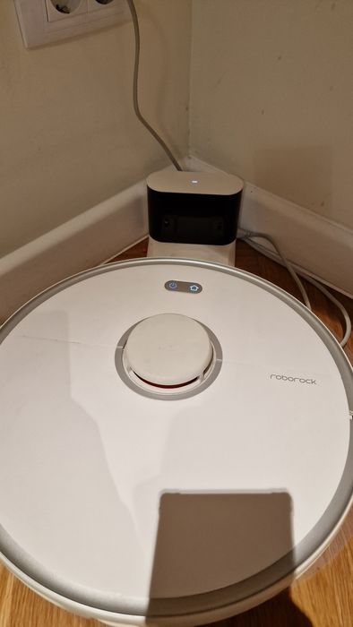 Roborock S5max aspirator ce merge singur