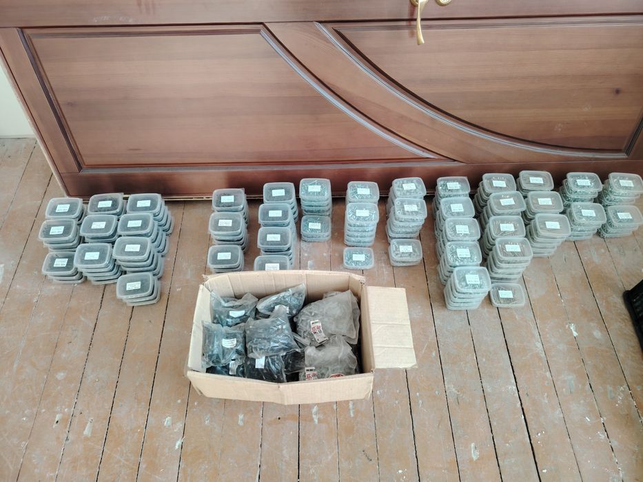 Продам остатки саморезов с отдела.