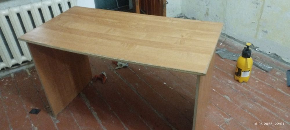 Отдам даром 2 комп стола