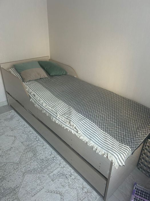 Продам кровать б/у