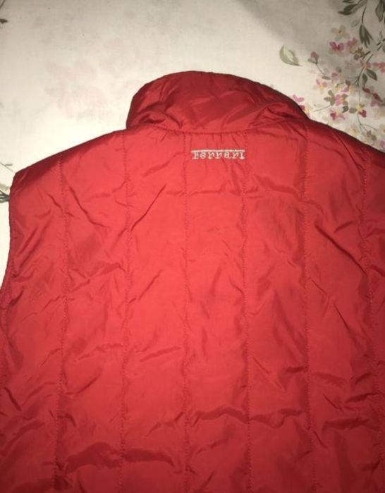 Vesta Ferrari cu 2 fețe originala M