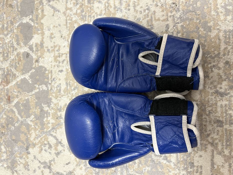 Перчатка и шлем бля бокс