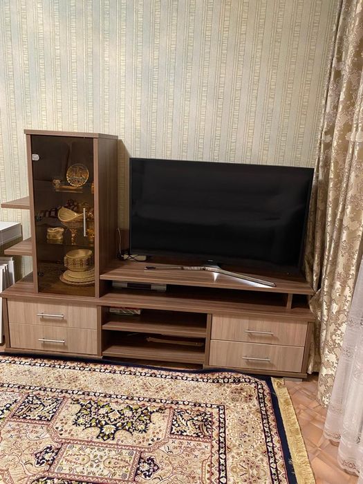 Продам тумбу под телевизор