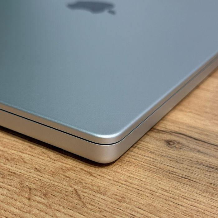 MacBook M1 Pro 16 inches