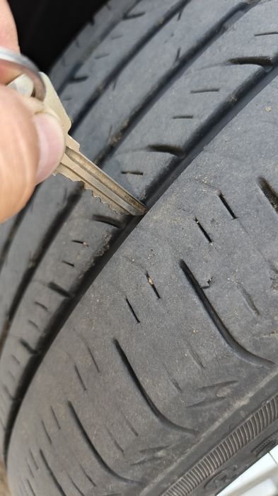 Продам Шины 215/50/17