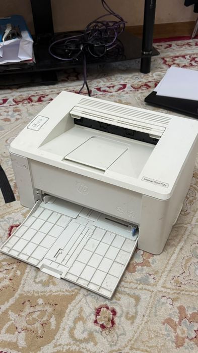 Принтер белого цвета
