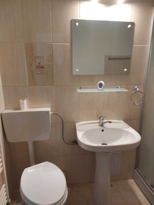 Inchiriez garsoniera zona Micro 1