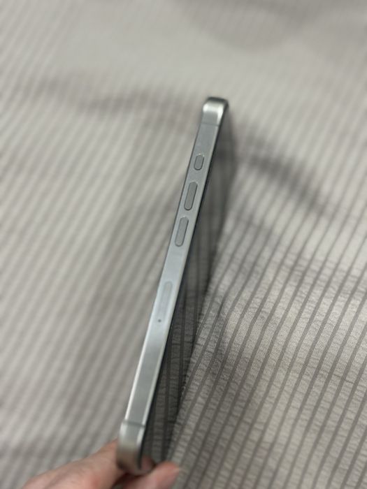 Продаю Iphone 15 pro, 256