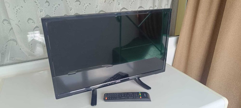Pachet Electronice: TV LED Utok (61cm) + TV LED Finlux (56cm) + DVD Samsung (Toate cu Telecomandă)