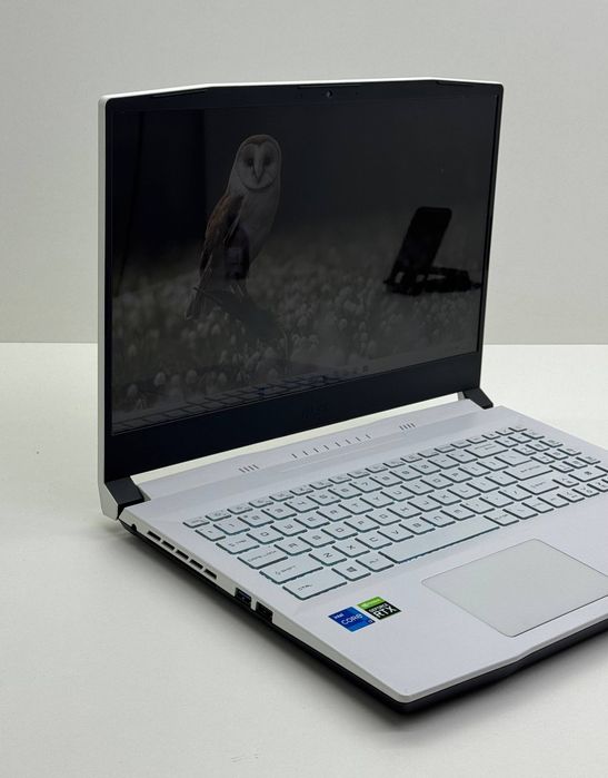 Msi SOWRD Core i7 - 11800H [ 11-avlod ]