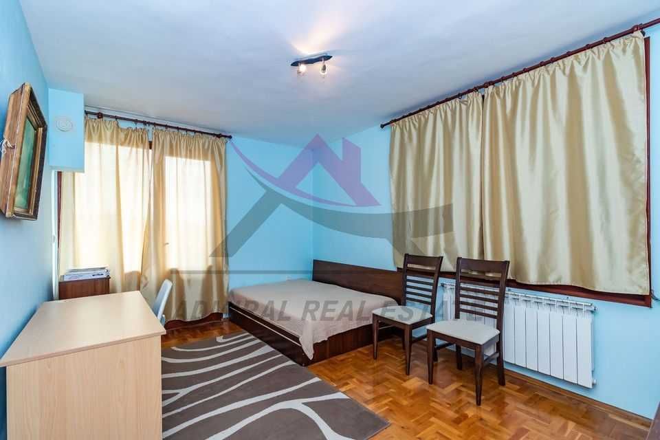 Дава се под наем Многостаен апартамент в Варна, Изгрев - 350 кв.м за 1500 € - Снимка #2