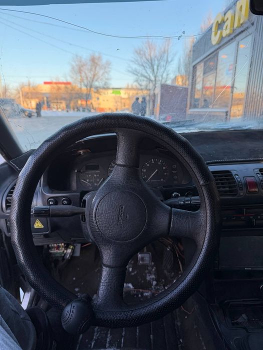 Mazda 323 F 93года