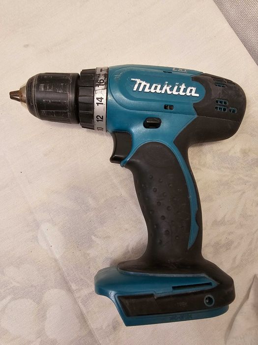 Mașină de Înșurubat și Găurit (Filetantă) Makita BDF343, 14.4V, Corp Defect / Pentru Piese, Fără Baterie și Fără Încărcător