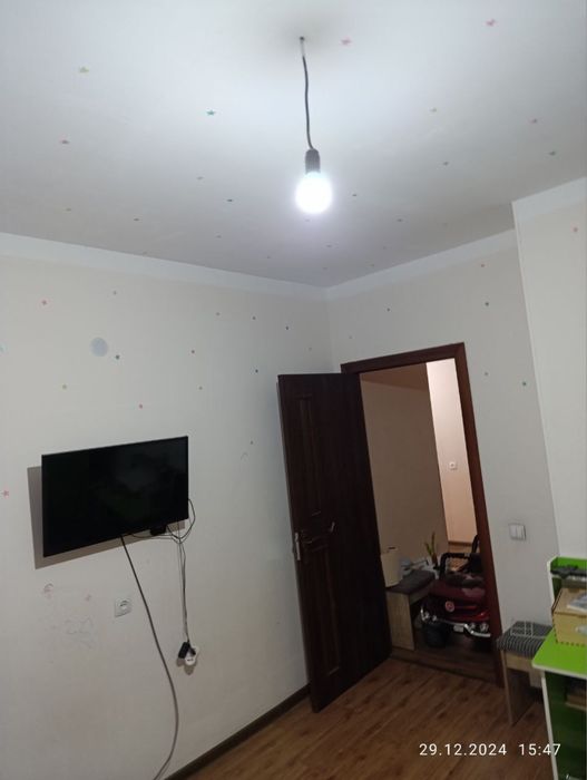 Сергели 8 худуд 3 хона 3 этаж срочно сотилади(Ипотека мумкин)