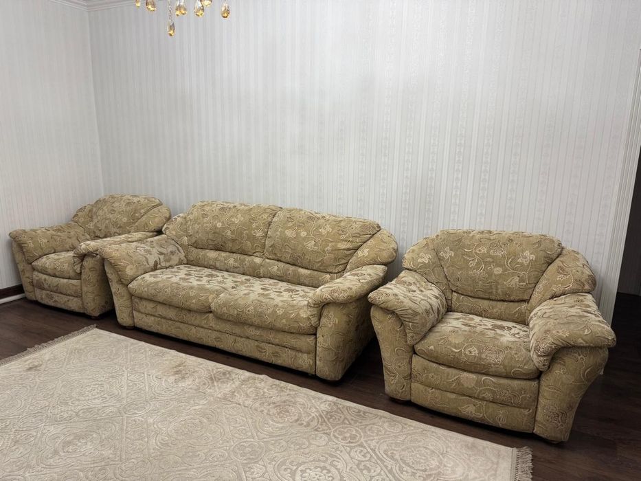 Продам диван,в отличном состоянии