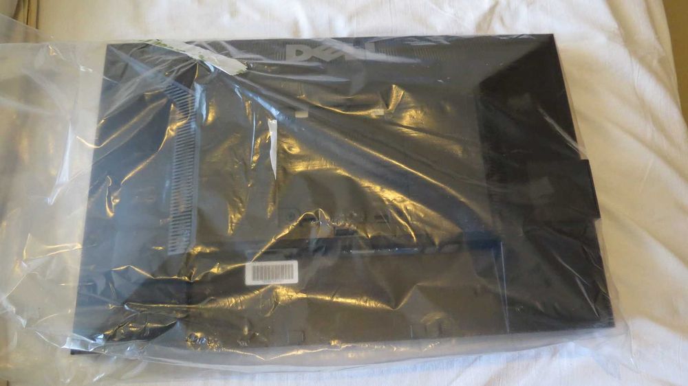 Монитор Dell UltraSharp 2209WA - 22"