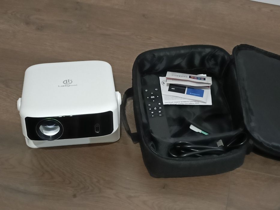 Проектор Lucky Good Full Hd