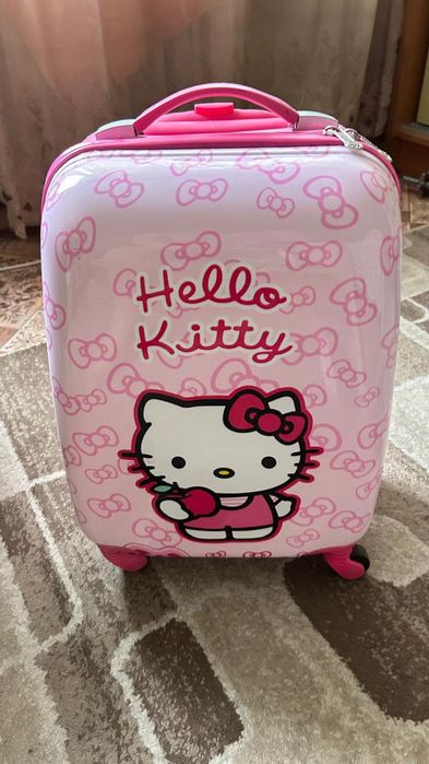 Чемодан для девочки