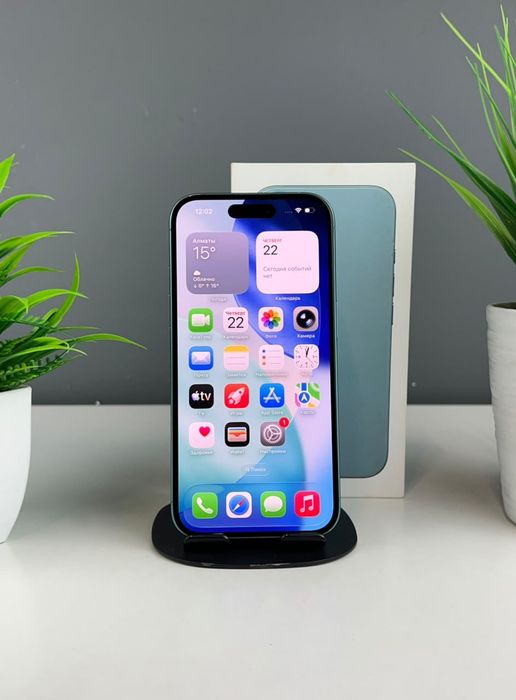 Телефон Apple iPhone 16 256GB