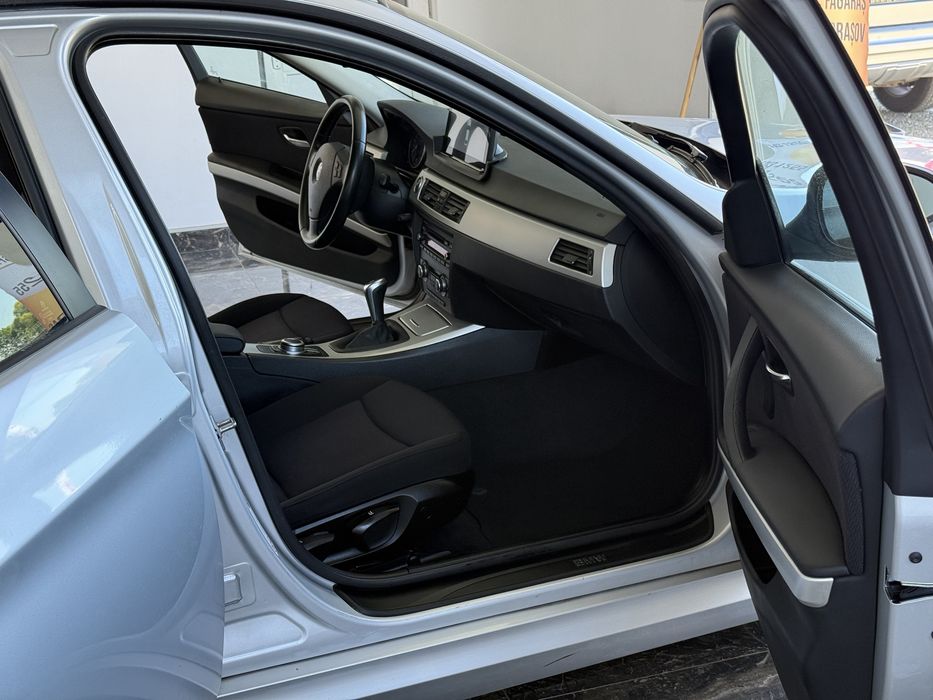 BMW Seria 3 E91 2.0d 143 CP 2011 Euro 5 SE POATE IN RATE