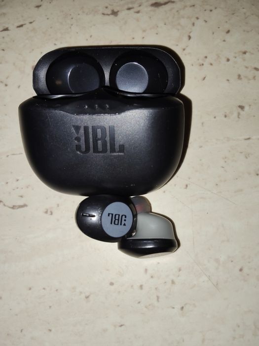 Căști Jbl și Samsung ..noi