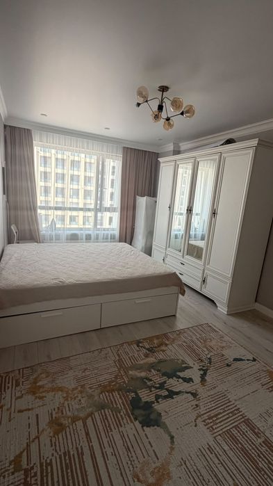 Продам двуспальная кровать и шкаф