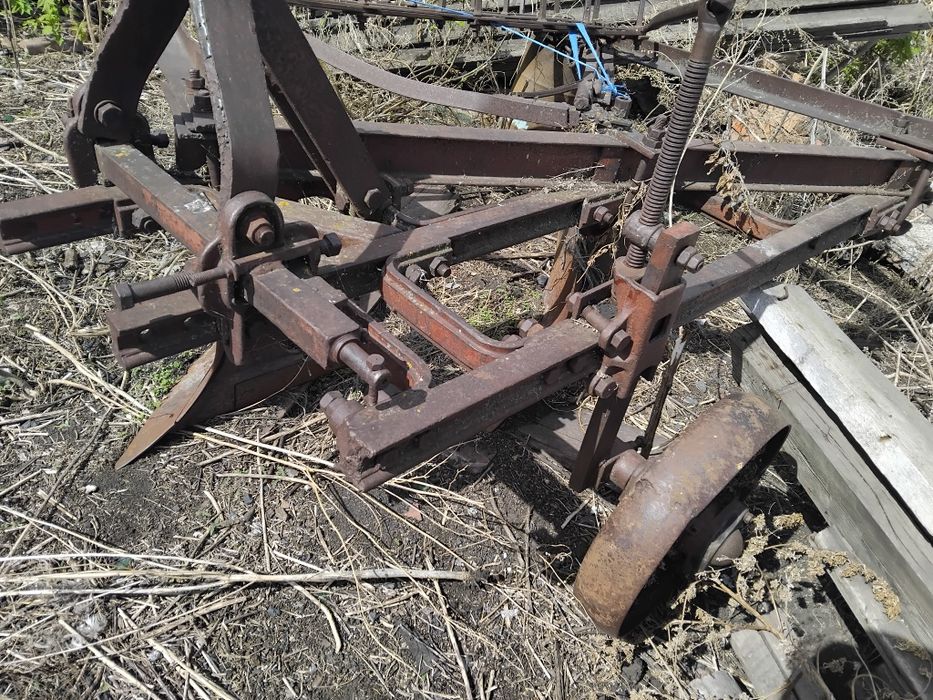 Продам плуг 2х корпусной
